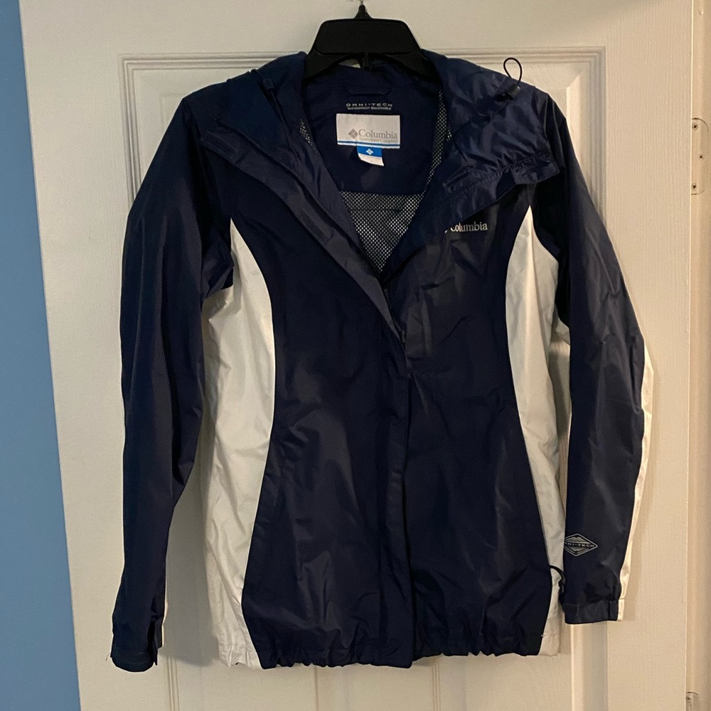 Columbia Rain Jacket 💙🤍
